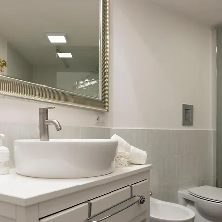 Apartment Casa Flavia Center - 5 Minutes To And 4 Air Conditioning *