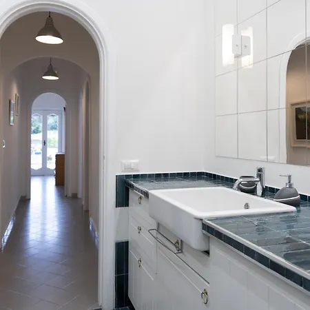 Apartment Casa Flavia Center - 5 Minutes To And 4 Air Conditioning